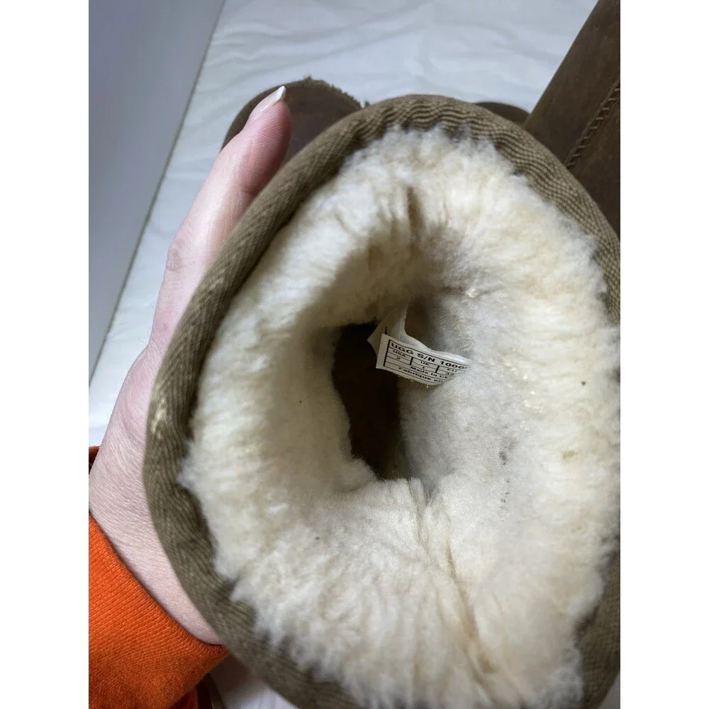 Ugg Unisex Kids Leather Shearling Lined Snow Boots Brown Youth Size 2